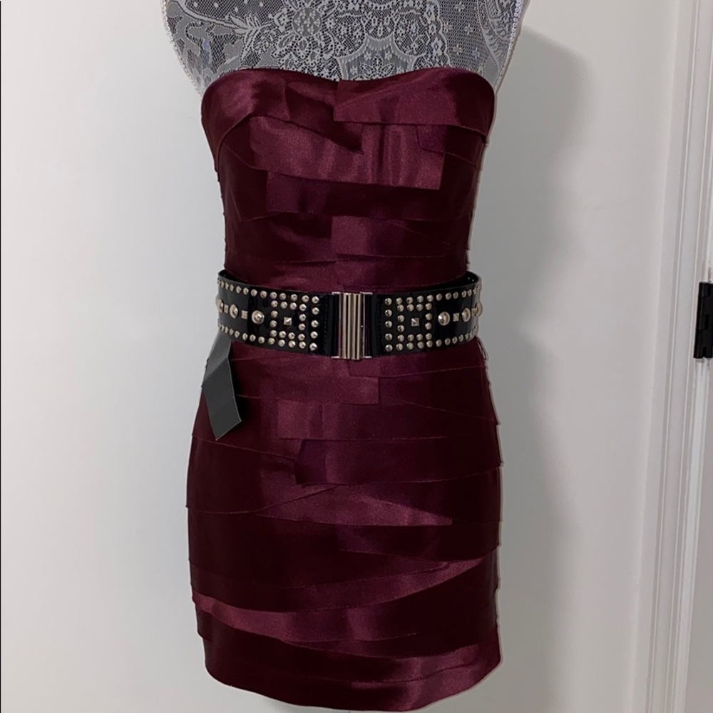 Bebe ruffled burgundy dress Sz small
